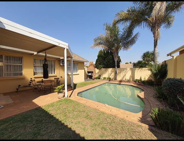 3 BEDROOM CLUSTER RENTED IN HALFWAY GARDENS